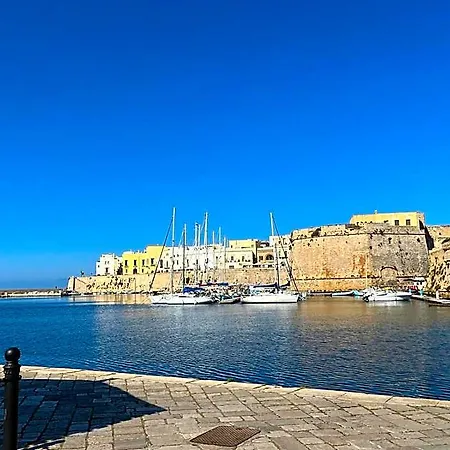 Le Finestre Sulla Torre - *
